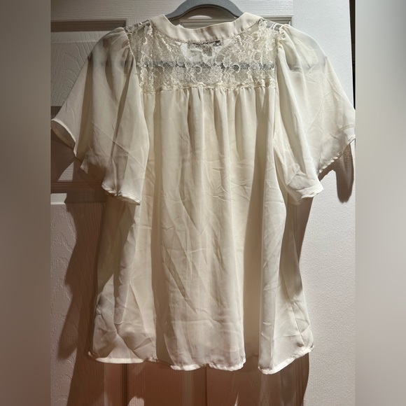 Beautiful sheer white blouse - Picture 2 of 4